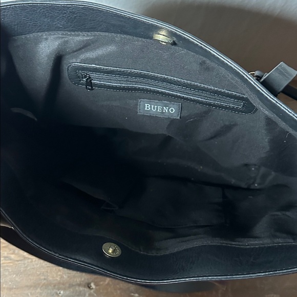 Bueno Classic Black Leather Tote - Picture 5 of 8